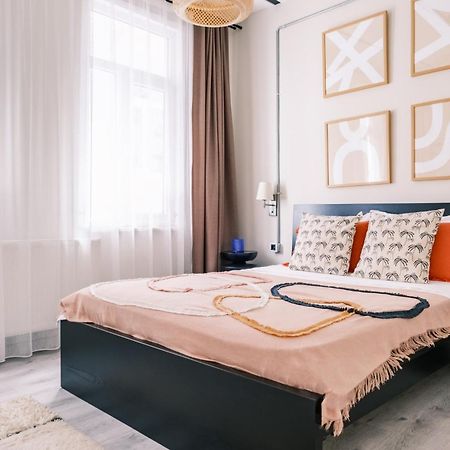 Renovated Modern Flat In Istiklal Avenue Apartamento Istambul Exterior foto